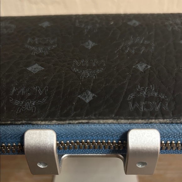 MCM | Visetos zip-around long wallet. - Picture 8 of 9